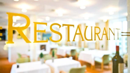 RESTAURANTS ET GARGOTES DANS LES VILLES DU BENIN : Ces grandes zones de propagation du Covid-19 négligées  . Les recommandations du Dr Ariano Nouatin