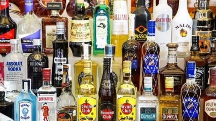 SAVALOU :  Un réseau de fabricants de boissons frelatées démantelé  . Une grande quantité de boissons frelatées saisie
