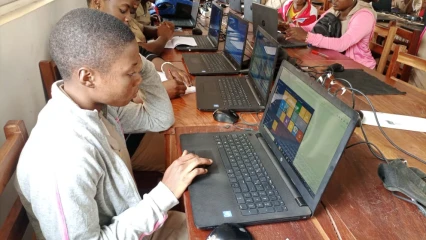 SEMAINE DU NUMÉRIQUE DANS LE BORGOU : Le gouvernement outille les apprenants sur les Tic à Parakou