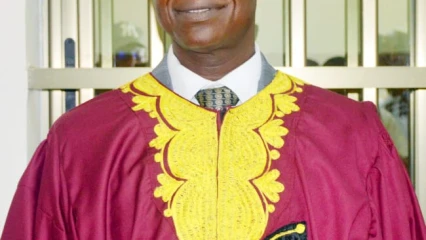 SOUTENANCE DE THÈSE À L&rsquo;UNIVERSITÉ D&rsquo;ABOMEY-CALAVI : Félix N’Pocha décroche avec brio son doctorat en droit public