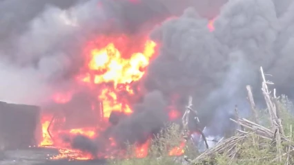 URGENT/GOGOUNOU : Un camion transportant de l&rsquo;essence frelaté prend feu en pleine agglomération