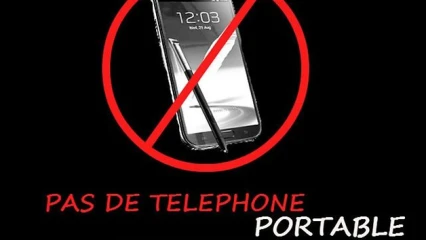 USAGE DU TÉLÉPHONE PORTABLE : Le doux poison inséparable des temps modernes