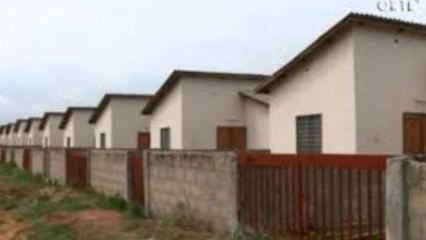 VENTE AUX ENCHÈRES DES LOGEMENTS SOCIAUX AU BENIN : Une bonne affaire pour les agences immobilières contre les pauvres