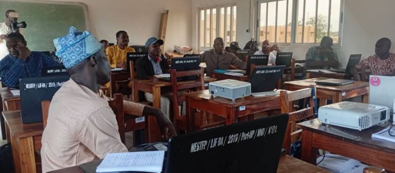 Animation des salles numériques dans les collèges et lycées du Bénin ...