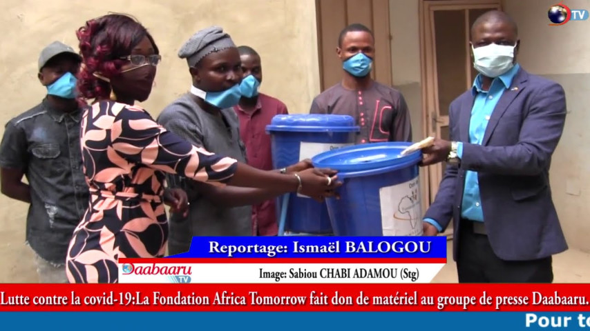 COVID-19: La Fondation Africa Tomorrow fait don de matériel au groupe de presse Daabaaru
