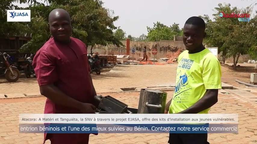 Atacora: La  SNV à travers le projet EJASA, offre des kits d’installation aux jeunes vulnérables.